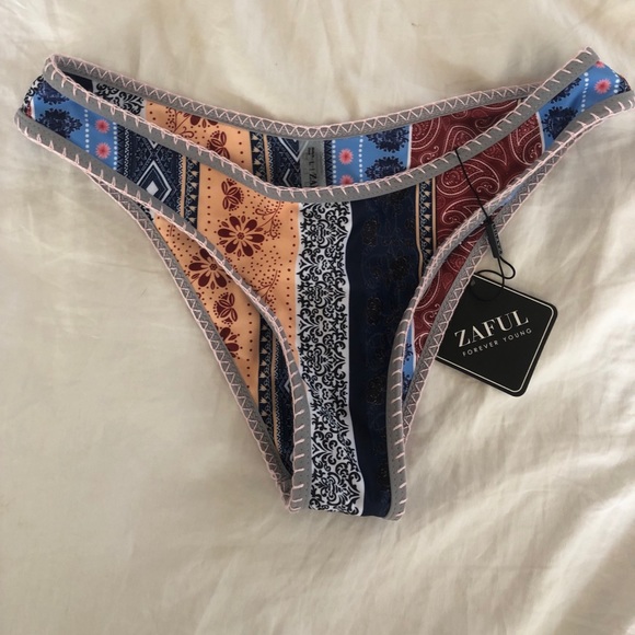 Bikini bottoms never worn - Picture 1 of 2